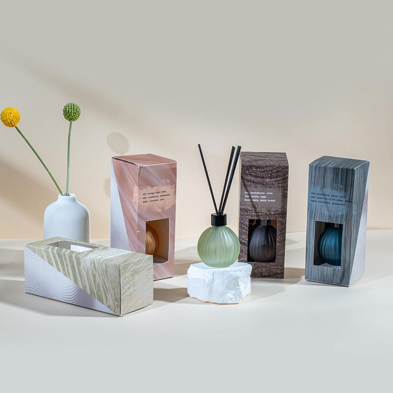 Petite ampoule en verre avec des rayures verticales bouteille d'évaporation diffuseur de roseaux-fabricant de diffuseur de parfum de maison