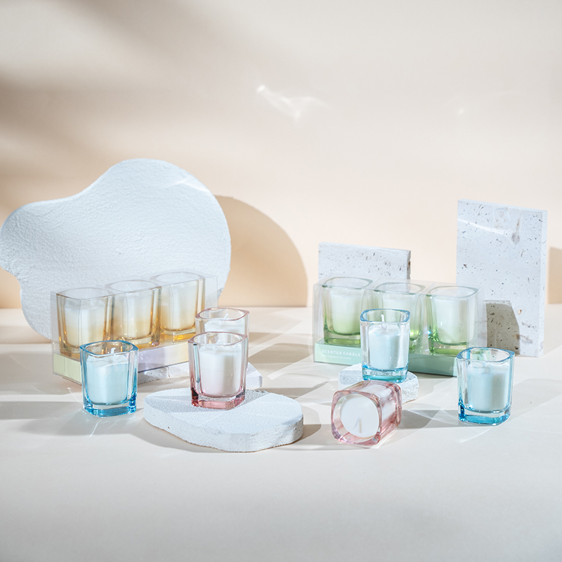 Ensemble de 3 bougies carrées avec dégradé de couleur