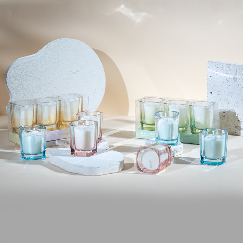 Ensemble de 3 bougies carrées avec dégradé de couleur