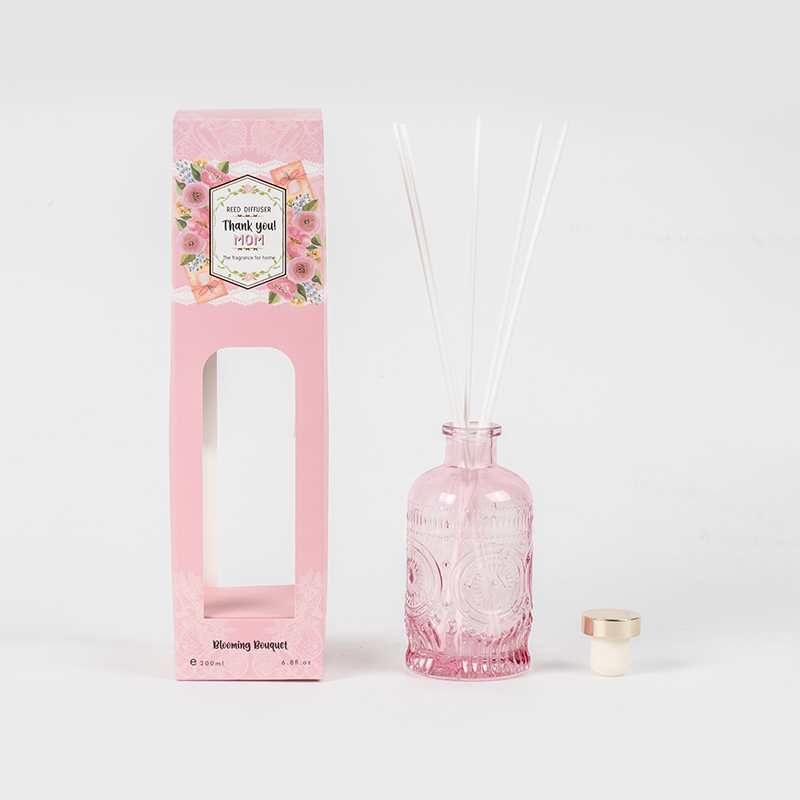 Diffuseur de roseaux en bouteille en verre élégant pour la fête des mères - fabricant de parfum d'intérieur
