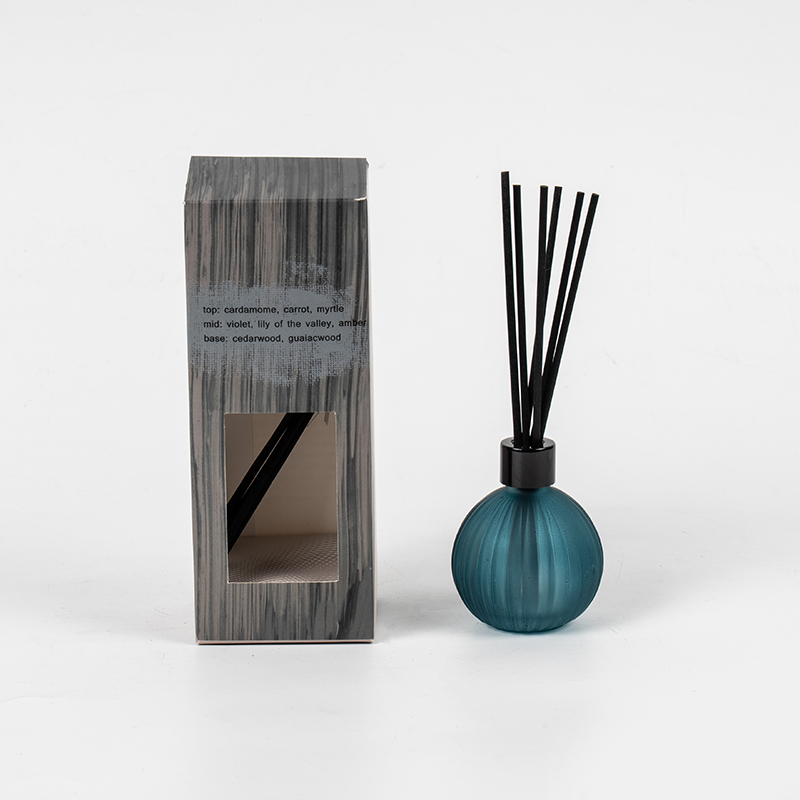 Petite ampoule en verre avec des rayures verticales bouteille d'évaporation diffuseur de roseaux-fabricant de diffuseur de parfum de maison