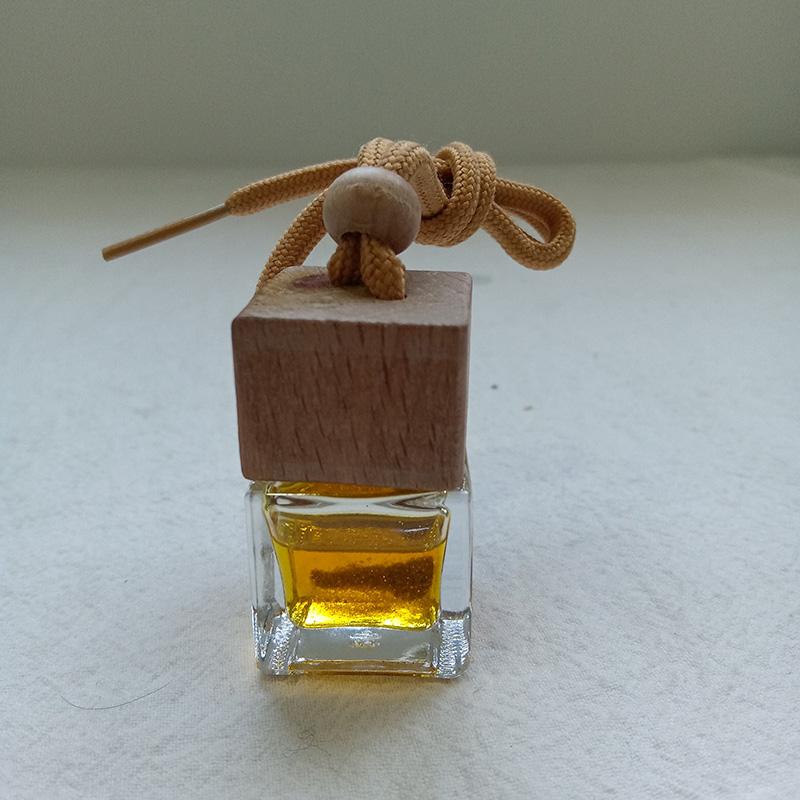 Diffuseur carré de désodorisant de voiture suspendu/désodorisant de bouteille de voiture/diffuseurs de parfum de voiture